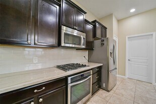 13515 Smith Lake Ln in Houston, TX - Building Photo