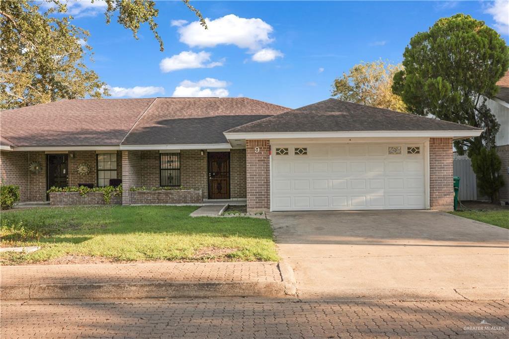 17 South Dr in Pharr, TX - Building Photo