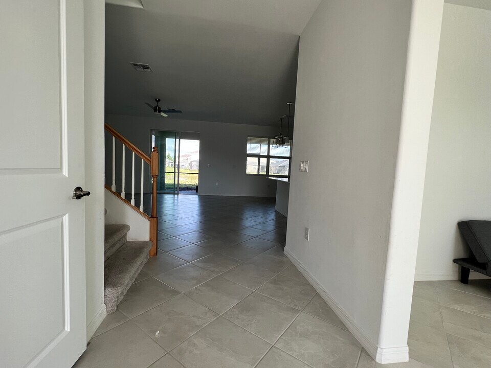 2585 Kona Wy in Naples, FL - Building Photo