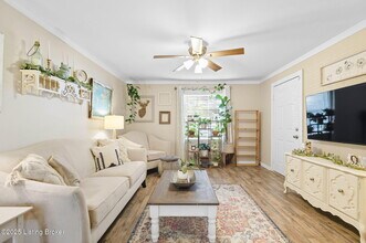 1239 Westlynne Way in Louisville, KY - Building Photo - Building Photo