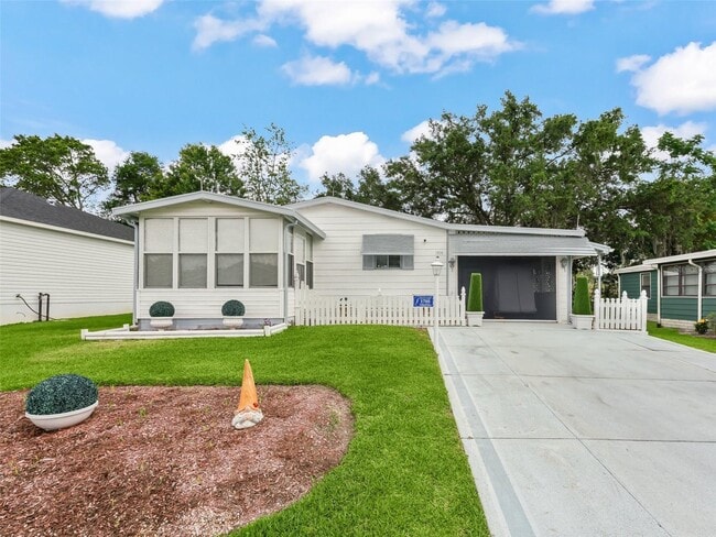 1705 W Schwartz Blvd in Lady Lake, FL - Building Photo - Building Photo