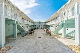 122 Central Rd in Indian Harbour Beach, FL - Building Photo