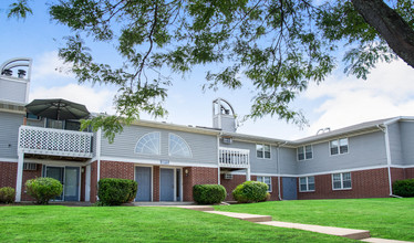 Foxcroft Apartments in Green Bay, WI - Building Photo - Building Photo