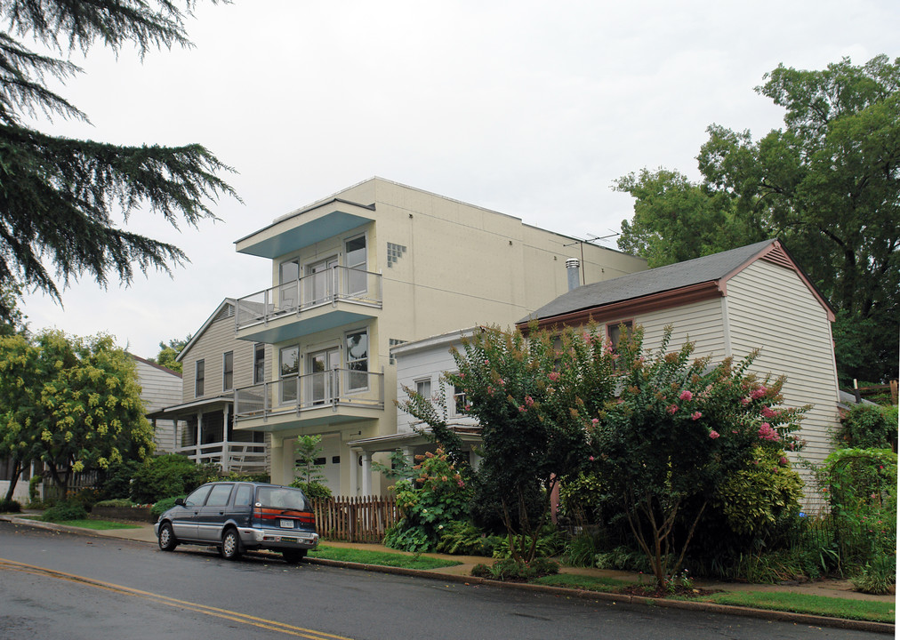 610 George St in Fredericksburg, VA - Building Photo