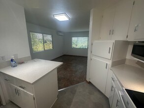 1946 Monte Vista Dr in Vista, CA - Building Photo - Building Photo