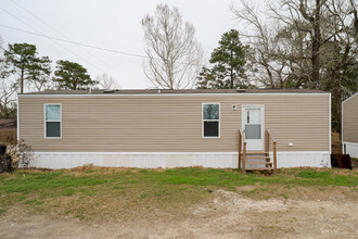 Pine Meadow MHC in Silsbee, TX - Building Photo - Building Photo