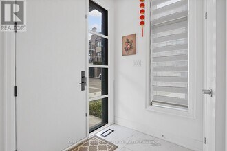 16 Chiara Rose Ln in Richmond Hill, ON - Building Photo - Building Photo