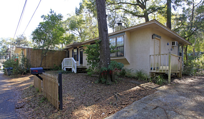 1816 Fernando Dr in Tallahassee, FL - Building Photo - Building Photo