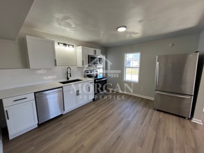 910 S 13th St in Elwood, IN - Foto de edificio - Building Photo