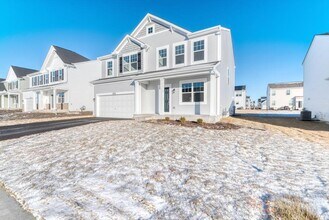 454 Bower Ln in Oswego, IL - Building Photo - Building Photo