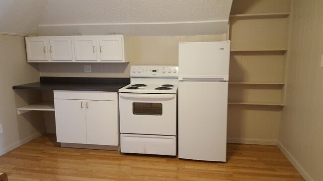 421 Red Lake Blvd