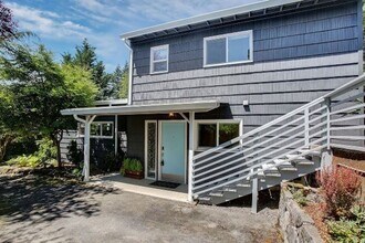 2017 SW Iowa St in Portland, OR - Building Photo - Building Photo