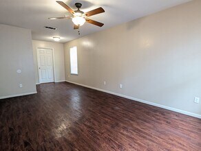 330 Farm to Market 1174-Unit -330 in Bertram, TX - Building Photo - Building Photo