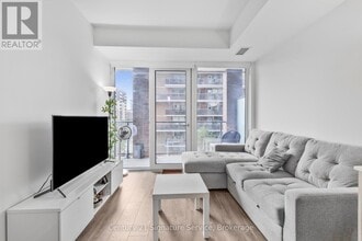 28 Ann St in Mississauga, ON - Building Photo - Building Photo