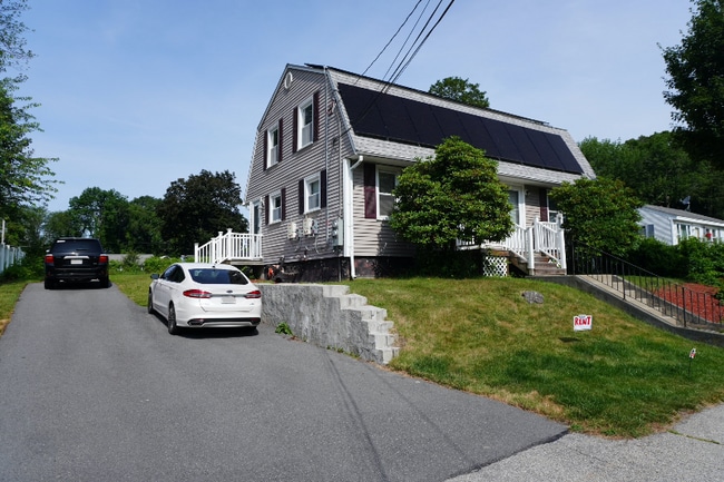 11 Waterman Rd in Auburn, MA - Building Photo - Building Photo