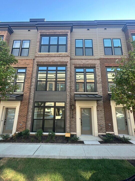 5347 Zenith Overlook in Bethesda, MD - Building Photo