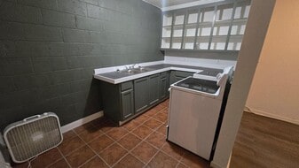 60 Oneida Ln in Cullowhee, NC - Building Photo