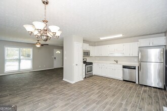 333 Oak Landing Cir in Douglasville, GA - Building Photo - Building Photo