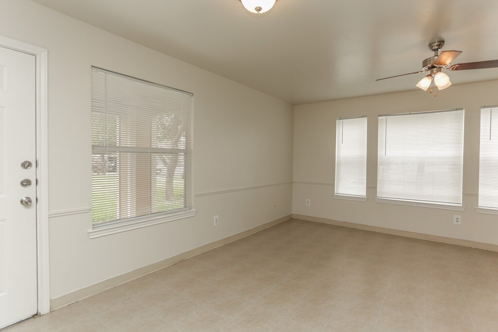 El Pueblo Dorado Apartments Pharr, TX Apartments