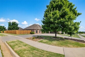 2506 SW Glenn Ridge Rd in Bentonville, AR - Building Photo - Building Photo