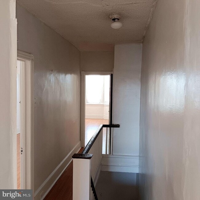 190 W Roosevelt Blvd in Philadelphia, PA - Building Photo - Building Photo