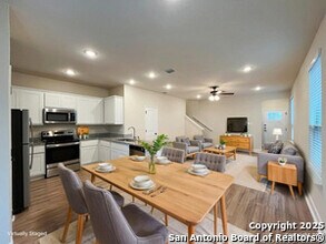 13862 Enzo Gate in San Antonio, TX - Building Photo - Building Photo