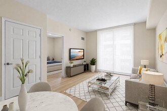 115 SW 11th St, Unit 707 in Miami, FL - Building Photo - Building Photo