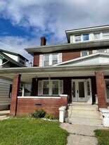 933 W King St in York, PA - Building Photo