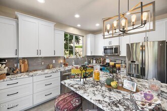 322 W Mountain Sage Dr in Phoenix, AZ - Building Photo - Building Photo