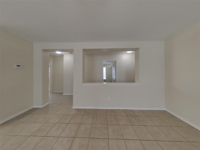 8111 Villandry Ln in Humble, TX - Foto de edificio - Building Photo