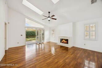 4063 Mizner Ct in Jacksonville, FL - Foto de edificio - Building Photo