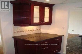 145-1145 Hillcrest Ave in Mississauga, ON - Building Photo - Building Photo