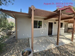 40642 Sierra Dr in Three Rivers, CA - Building Photo - Building Photo