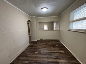 8119 Essex Ave in Warren, MI - Building Photo - Building Photo