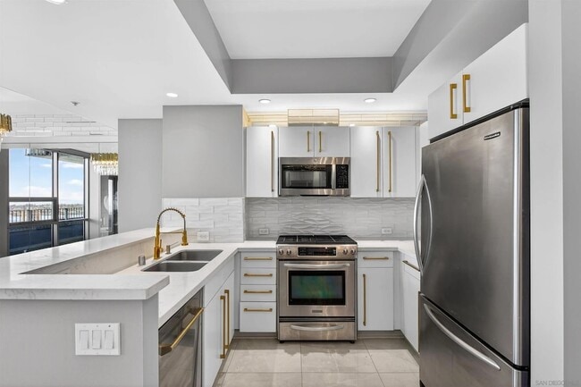 321 Tenth Ave, Unit 2204 in San Diego, CA - Building Photo - Building Photo