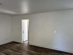 12757 De Cook Dr in Sterling Heights, MI - Building Photo - Building Photo