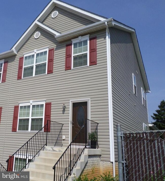 property at 206 N Fairfax Blvd