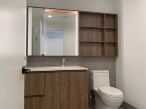 369 W Grand Ave-Unit -1405 in Chicago, IL - Building Photo - Building Photo