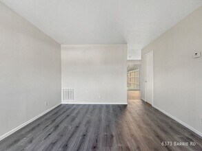6373 Barrie Rd in Edina, MN - Building Photo - Building Photo