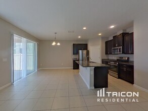 11155 Abaco Island Ave in Riverview, FL - Building Photo - Building Photo