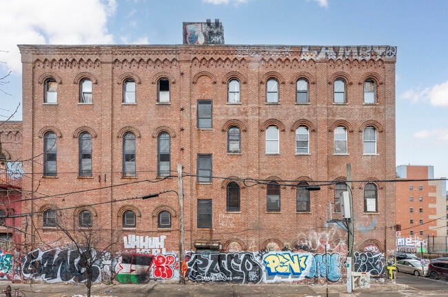 81 Beaver St in Brooklyn, NY - Building Photo - Building Photo