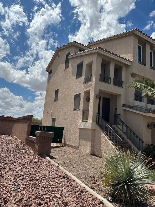 4663 French Hill Ct in Las Vegas, NV - Building Photo - Building Photo