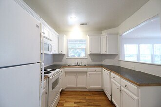 500 E Glendale St in Olathe, KS - Building Photo - Building Photo