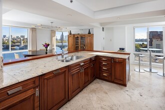 75 Cambridge Pky, Unit W1108 in Cambridge, MA - Building Photo - Building Photo