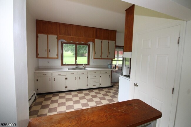 471 Milford Warren Glen Rd, Unit 471 Milford Warren Glen R in Milford, NJ - Building Photo - Building Photo