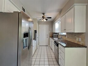 204 Murray Ln in Richardson, TX - Foto de edificio - Building Photo