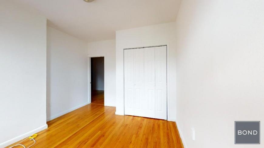 214 1st Ave in Manhattan, NY - Building Photo
