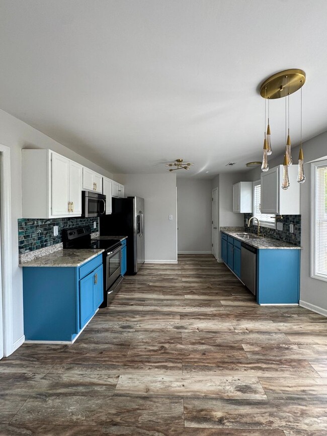 1433 Middlesbrough Dr in Fayetteville, NC - Building Photo - Building Photo