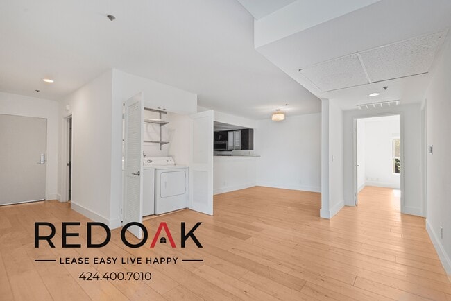 939 Palm Ave in West Hollywood, CA - Building Photo - Building Photo