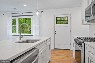 4008 Lawrence Ave in Kensington, MD - Building Photo - Building Photo